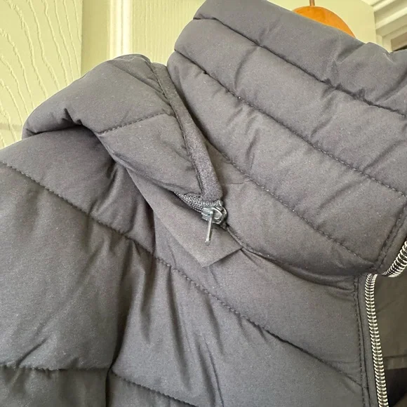 HUGE PRICE DROP - Michael Kors NWT Navy Quilted Hooded Puffer Jacket, size XL - Picture 4 of 9